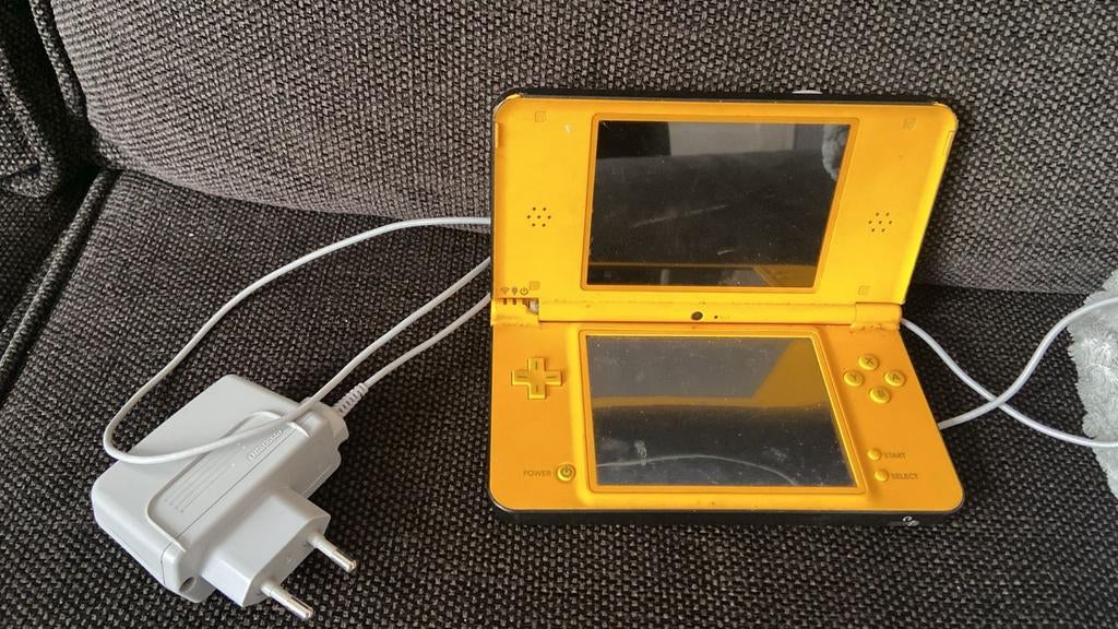Nintendo DSi XL Geel - Werkt Perfect, Inclusief Lader, Ophalen, Gebruikt, Geel, 2DS
