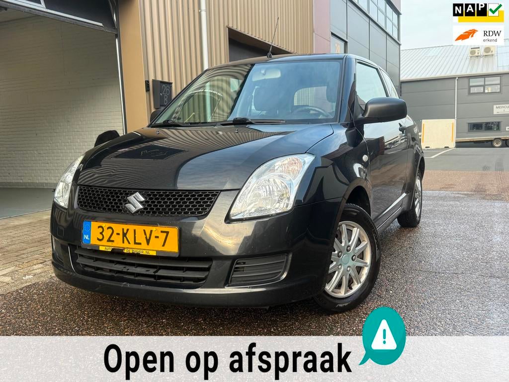 Suzuki Swift 1.3 Base, Auto's, Gebruikt, Met garantie (alle), 400 kg, Bedrijf