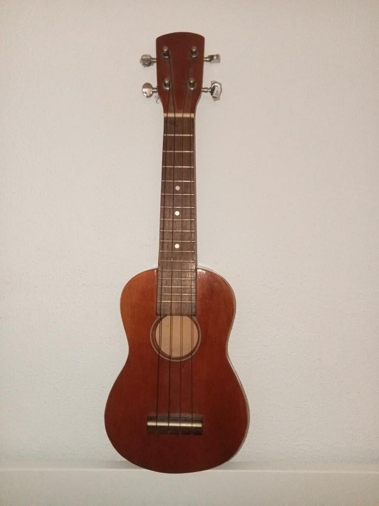 Ukelele - niet gestemd, wel beschadigd, Muziek en Instrumenten, Ophalen of Verzenden