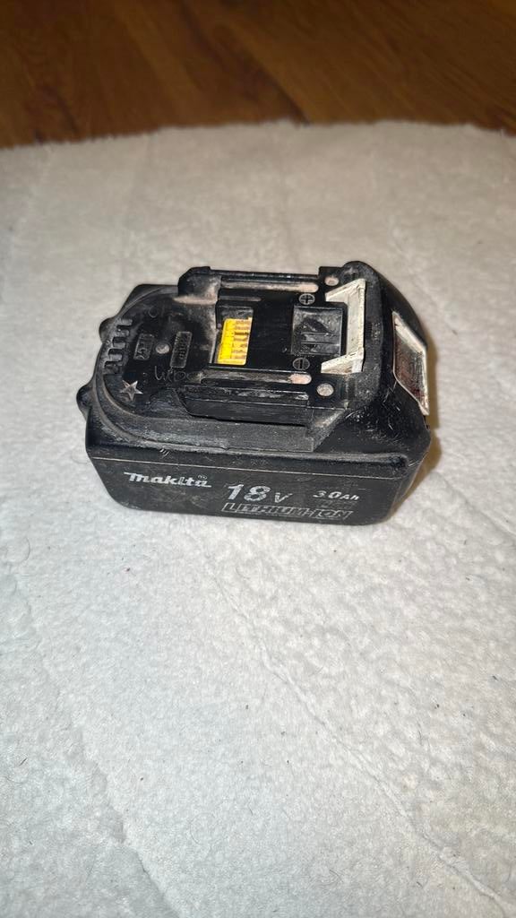 Acu makita 18 v, Ophalen of Verzenden, Gebruikt