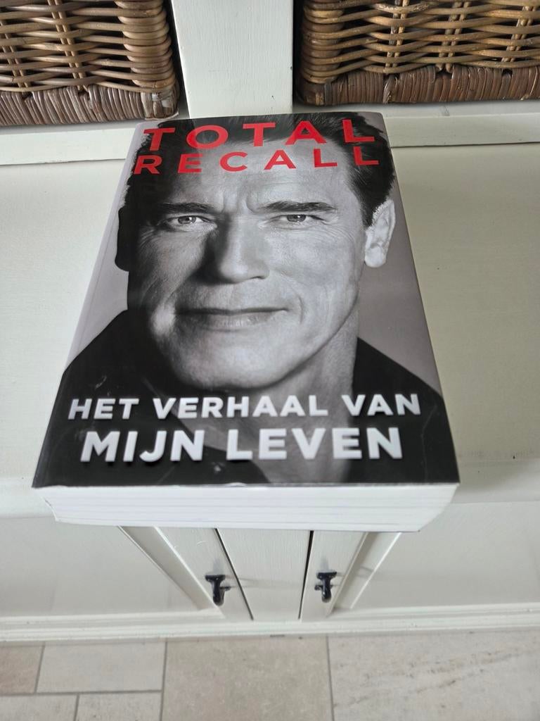 Peter Petre - Total recall, Boeken, Ophalen of Verzenden, Gelezen, Peter Petre; Arnold Schwarzenegger