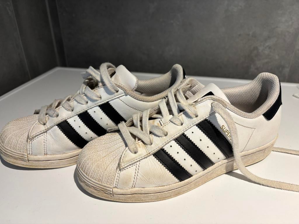 Adidas sneakers (maat 37) in nette staat, Gebruikt, Jongen of Meisje, Schoenen, Ophalen of Verzenden