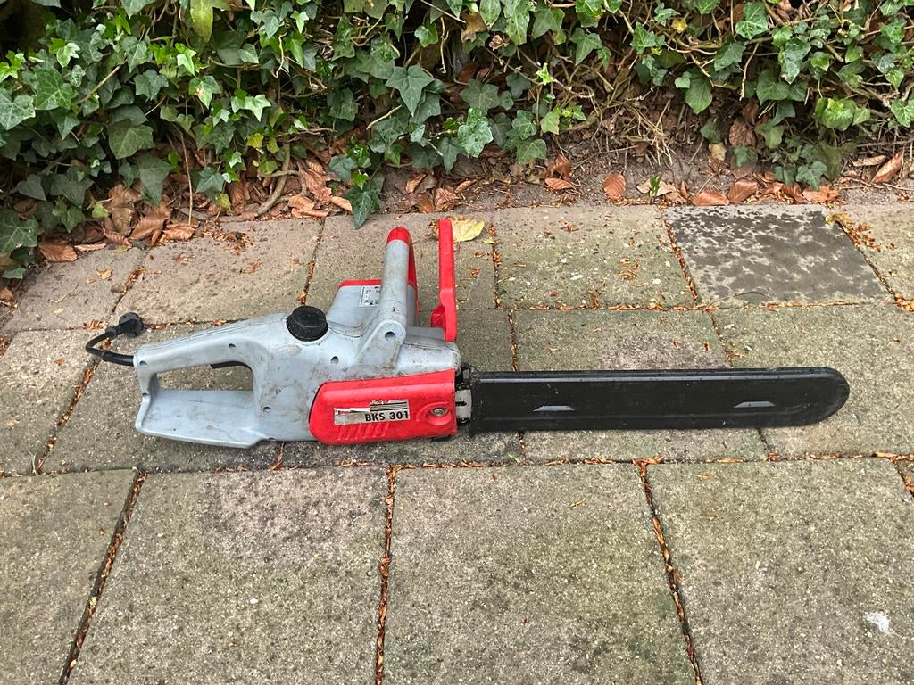 Elektrische kettingzaag DEFECT - Motor draait, ketting niet., Gebruikt, 70 mm of meer, Kettingzaag, Ophalen of Verzenden