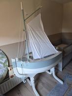 Wiegje in vorm van bootje, Ophalen, Zo goed als nieuw, Wieg
