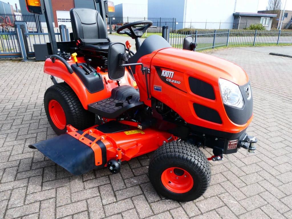 KIOTI CS2510 4wd HST / 0001 Draaiuren / Middenmaaidek, Zakelijke goederen, Overige merken, Gebruikt, De Maalstroom 3
8255 RN  Swifterbant