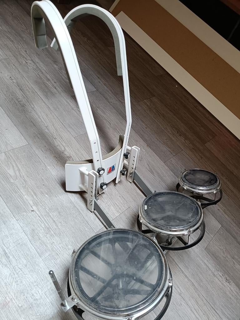 Rototoms met draagbeugel - Prima staat voor dweilorkest, Muziek en Instrumenten, Percussie, Ophalen, Gebruikt