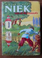 WG vd Hulst Niek van de bovenmeester ( omnibus 32e druk ), Ophalen of Verzenden, Gelezen, Fictie algemeen