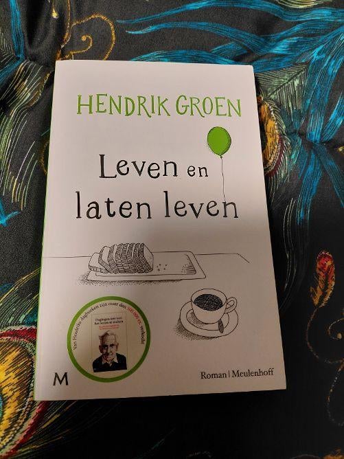 Hendrik Groen boek "leven en laten leven", Boeken, Hendrik Groen, Ophalen of Verzenden, Zo goed als nieuw, Nederland