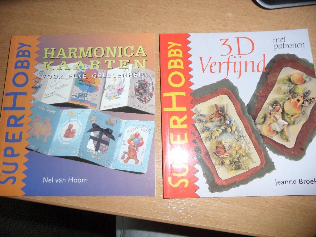 2x boekje: SuperHobby (3D verfijnd / Harmonica kaarten), Hobby en Vrije tijd, Kaarten | Zelf maken, Zo goed als nieuw, Overige typen