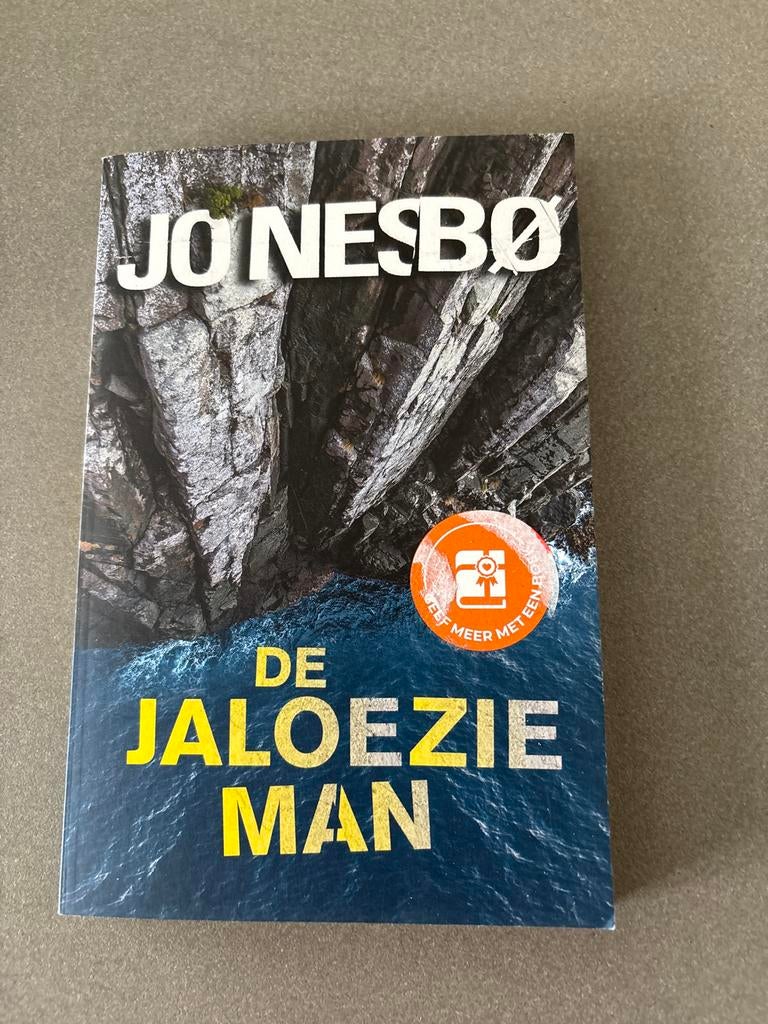 Jo Nesbø - De Jaloerse Man (thriller), Ophalen of Verzenden, Zo goed als nieuw, Scandinavië