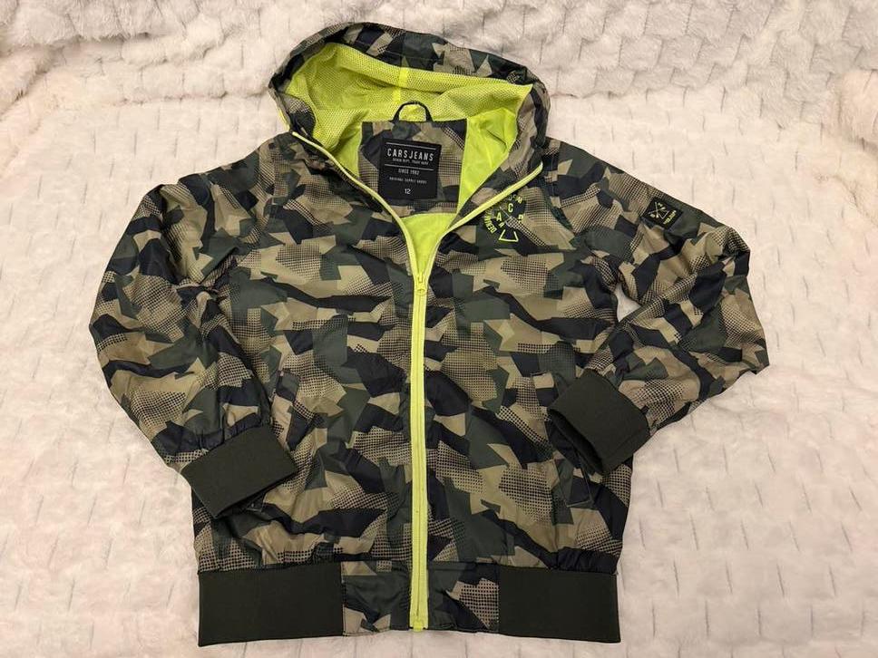 Cars zomerjas mt 12, Kinderen en Baby's, Kinderkleding | Maat 146, Ophalen of Verzenden, Zo goed als nieuw, Jas, Jongen