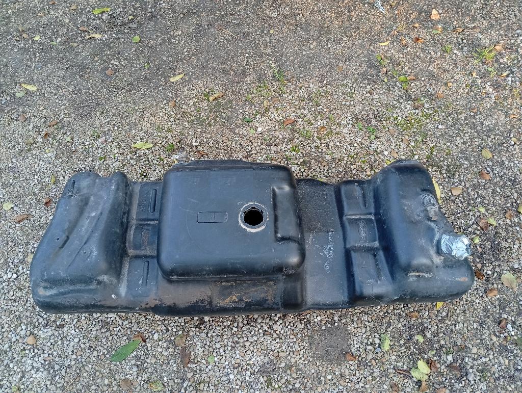 G-klasse kunststof DIESEL tank, Auto-onderdelen, Ophalen, Gebruikt, Mercedes-Benz