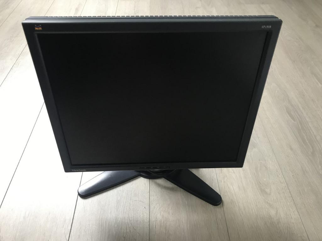 ViewSonic 19 inch monitor, Draaibaar, Ophalen of Verzenden, Zo goed als nieuw, Overige typen
