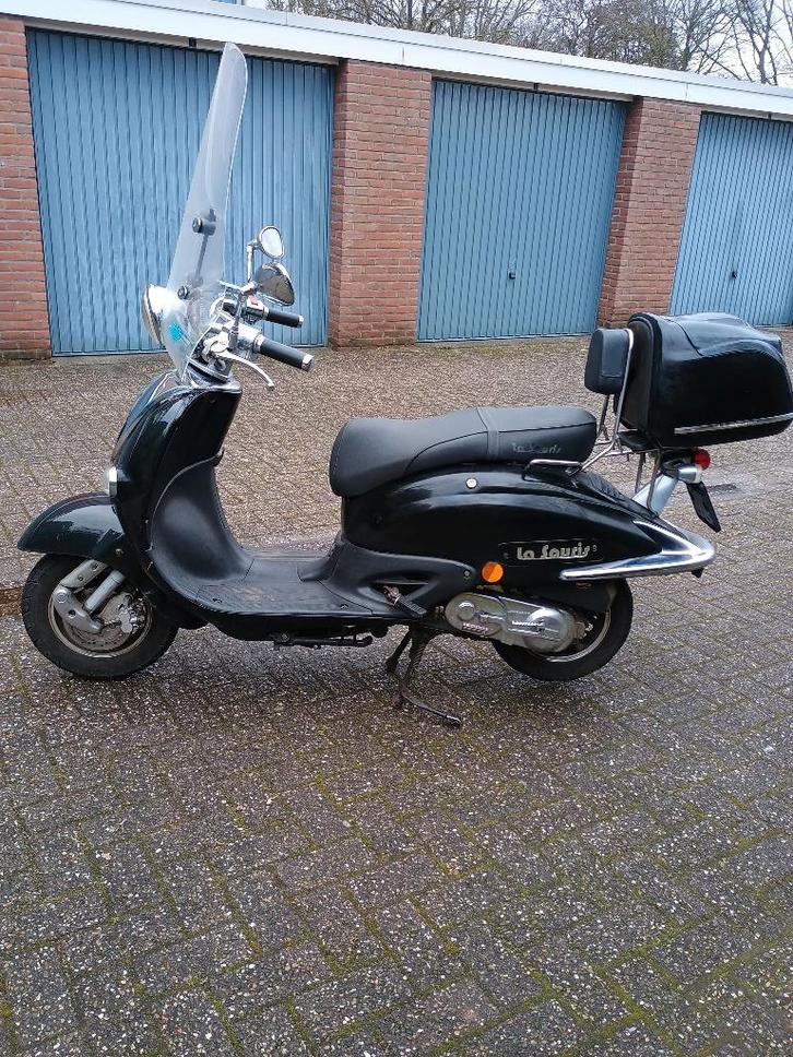 scooter, Fietsen en Brommers, Snorfietsen en Snorscooters, Gebruikt, Overige merken, Benzine, Ophalen