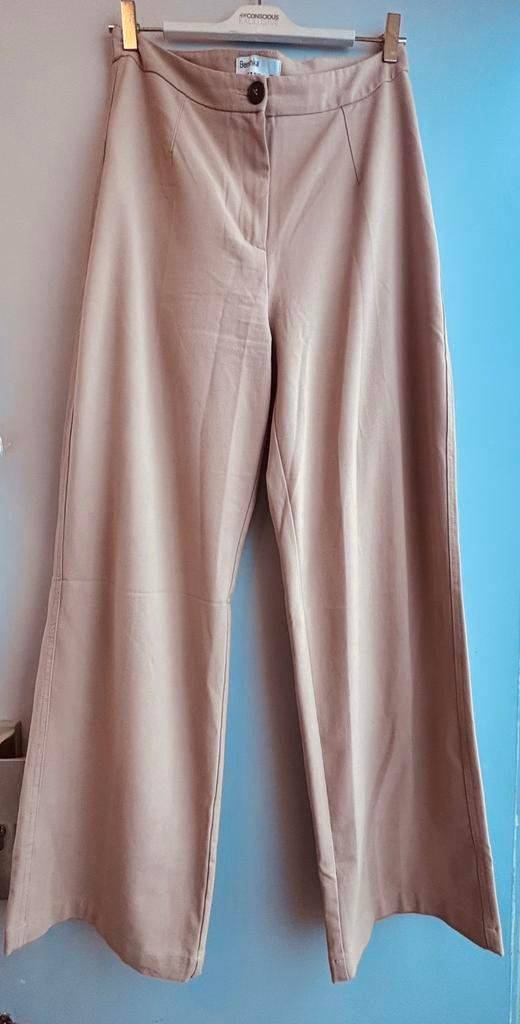 Pantalon Berska Maat 42 beige, Kleding | Dames, Broeken en Pantalons, Ophalen of Verzenden, Zo goed als nieuw, Maat 42/44 (L)