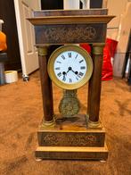 Antieke Franse pendule klok met inlegwerk en messing, Ophalen of Verzenden