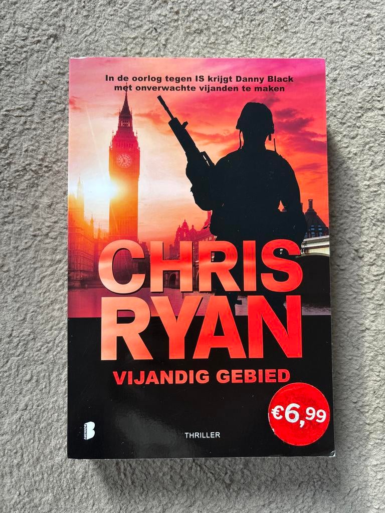 Chris Ryan - Vijandig Gebied, Boeken, Ophalen of Verzenden, Gelezen