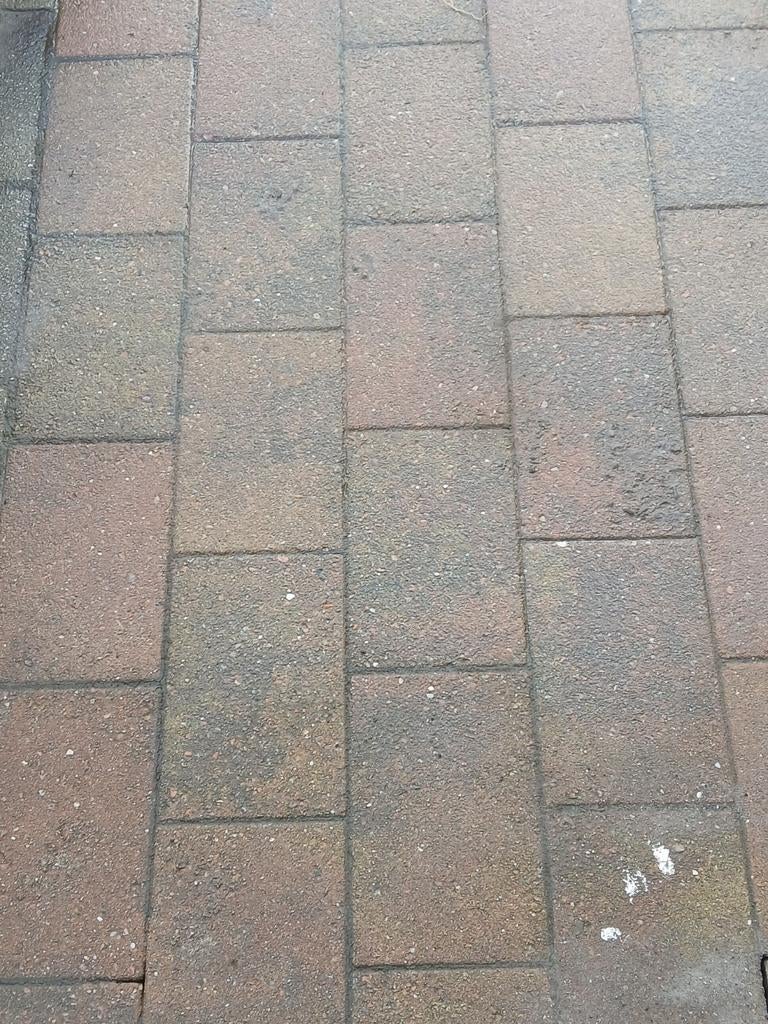 Gratis af te halen: 10m² gebruikte terrastegels 20x30, Gebruikt, Ophalen of Verzenden, 10 m² of meer, Beton
