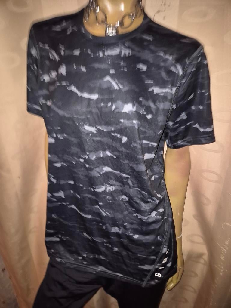 Gymshark sportshirt heren camouflage maat L origineel, Maat 52/54 (L), Gymshark, Nieuw, Ophalen of Verzenden