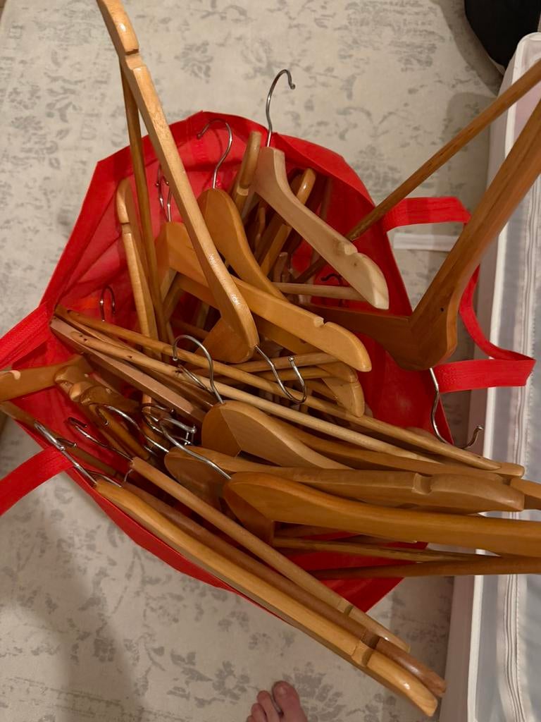 Hangers, Ophalen, Zo goed als nieuw, Hout