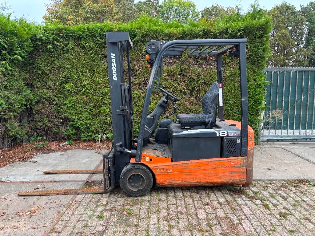 Doosan B18T-5 elektrische heftruck 1.8 ton dublo mast B18, Zakelijke goederen, Machines en Bouw | Heftrucks en Intern transport