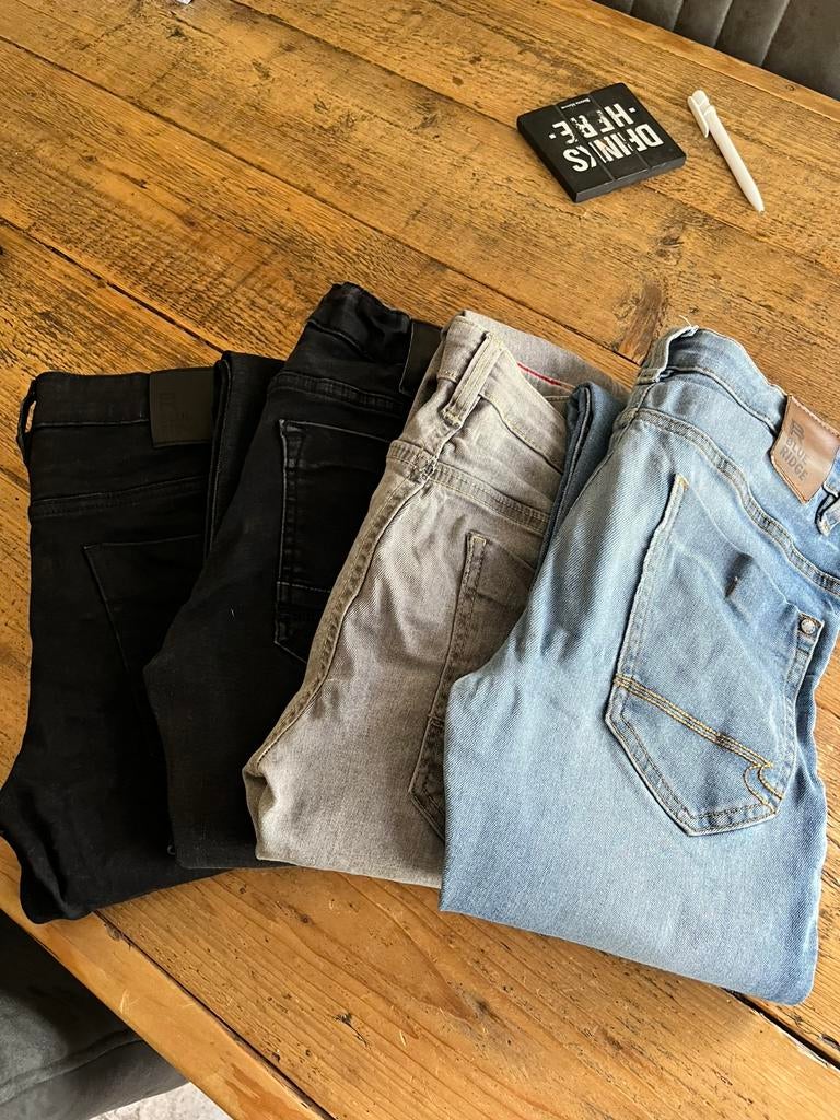 4 spijkerbroeken maat 158, Kinderen en Baby's, Kinderkleding | Maat 158, Ophalen, Zo goed als nieuw, Jongen, Broek