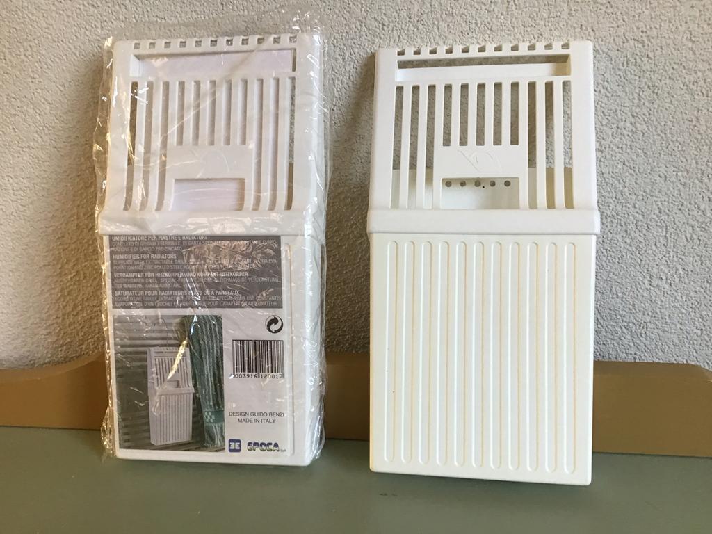 Nieuwe kunststof waterverdamper wit, Ophalen of Verzenden, Nieuw