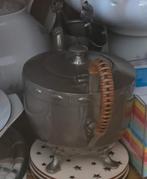 Vintage verzilverde theepot met rieten handvat, Antiek en Kunst, Ophalen of Verzenden
