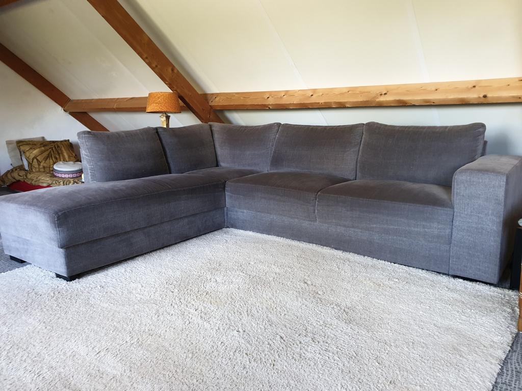 Gratis hoekbank (afhalen in Dreumel), Huis en Inrichting, Banken | Complete zithoeken, Gebruikt, Ophalen