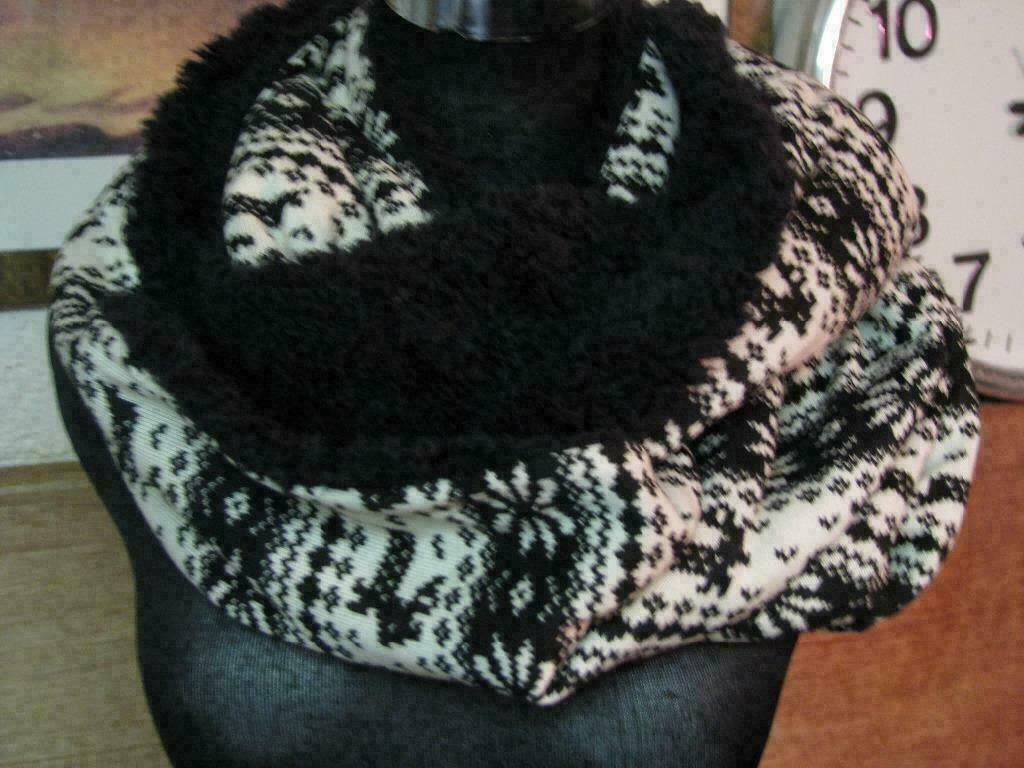 Trendy col sjaal zwart/wit (hertjes) nieuw., Ophalen of Verzenden, Nieuw, Sjaal