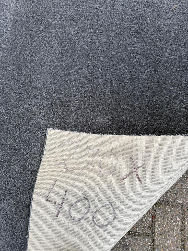 Coupon tapijt, Huis en Inrichting, Stoffering | Vloerbedekking, Ophalen, Minder dan 10 m², Grijs, Tapijt