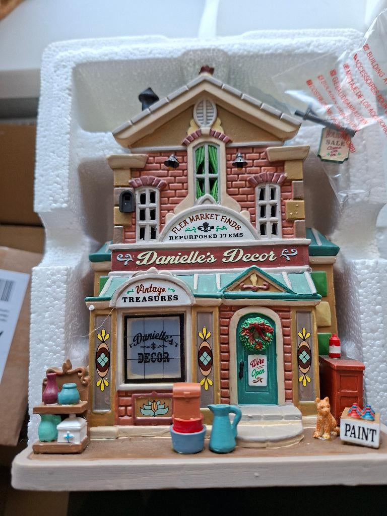 Lemax Danielle's Decor (Flea Market Finds), Ophalen of Verzenden, Zo goed als nieuw