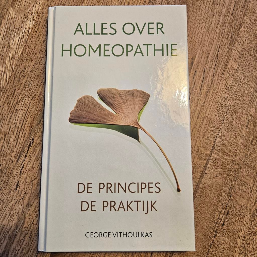 G. Vithoulkas - Alles over homeopathie, Boeken, Sociale wetenschap, Ophalen of Verzenden, Zo goed als nieuw, G. Vithoulkas