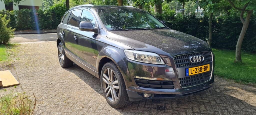 Audi Q7 4.2 V8 Quattro – storing / noodloop – loopt goed, Auto's, Automaat, 7 stoelen, 2292 kg, Leder