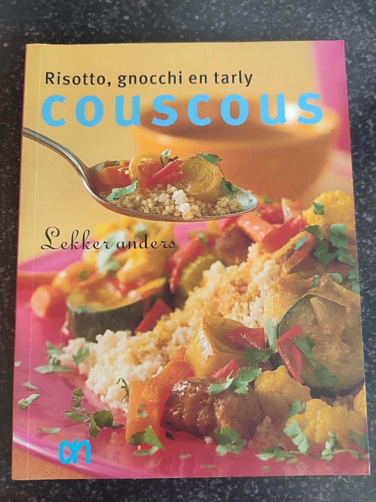 AH Kookboek "Couscous" te koop! Nieuwstaat, Ophalen of Verzenden, Zo goed als nieuw, Albert Heijn, Hoofdgerechten