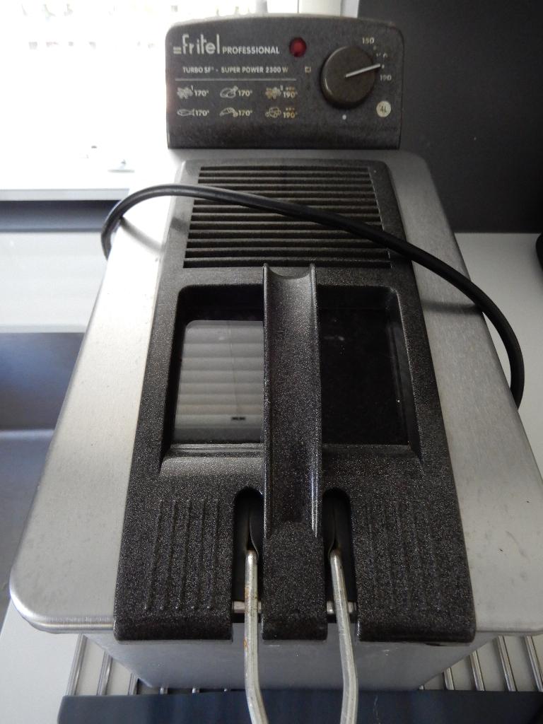 Frituurpan 4L, Witgoed en Apparatuur, Frituurpannen, 4 liter of meer, Ophalen, Gebruikt, Uitneembare binnenpan