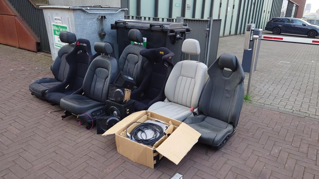 Stoelen, auto, race en gewoon, Ophalen, Gebruikt, Audi