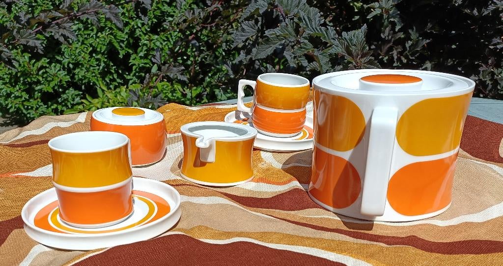 ARZBERG vintage koffie theeservies GERALD GULOTTA Chromatics, Huis en Inrichting, Keuken | Servies, Zo goed als nieuw, Overige stijlen