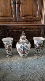 Delfts Polychroom dekselvaas met twee vazen, Antiek en Kunst, Ophalen