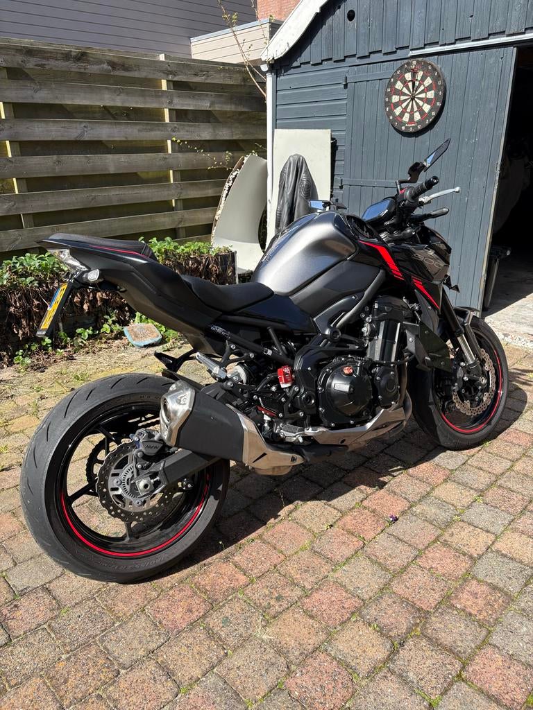 Kawasaki Z900 2024 - Slechts 10.500 km, met extra's!, Motoren, Motoren | Kawasaki, Occasion, 4 cilinders, Motorrijbewijs A, Particulier