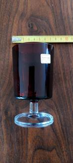 Glas rood, Verzamelen, Glas en Borrelglaasjes, Ophalen of Verzenden, Zo goed als nieuw, Frisdrankglas