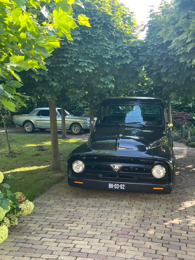 Ford f100 uit 1954, hotrod en Mustang, Achterwielaandrijving, Bluetooth, Zwart, 1517 kg