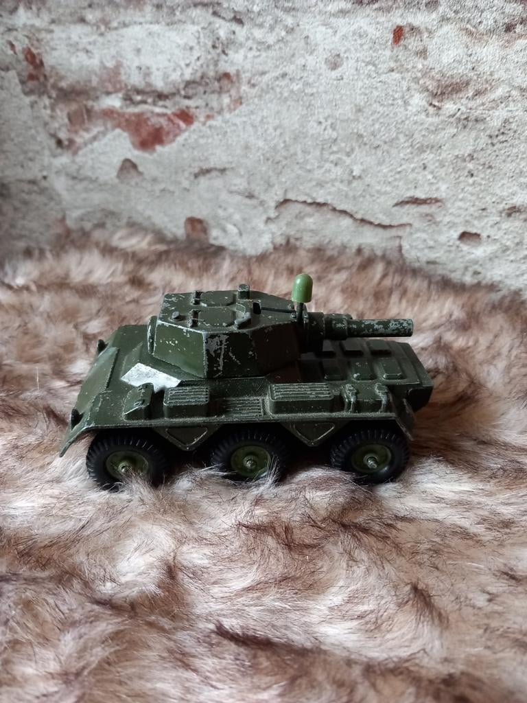 Pantservoertuig crescent toys car militairia, Ophalen of Verzenden, Landmacht, Nederland