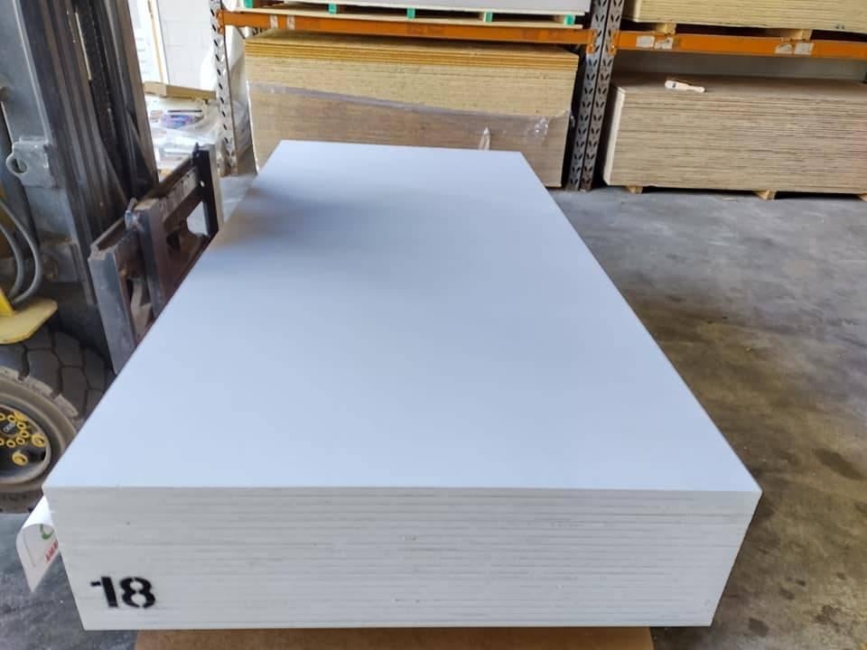 Multiplex interieur 18mm 2-zijdig gegrond, Ophalen, Nieuw, 250 cm of meer, Palen