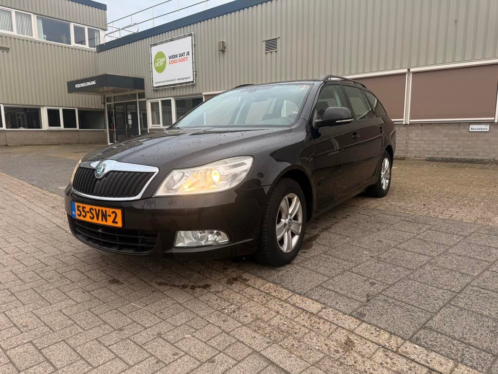 Skoda Octavia 1.2 TSI Combi 2011 Zwart | GEEN APK, Auto's, Voorwielaandrijving, 4 cilinders, Zwart, 1200 kg