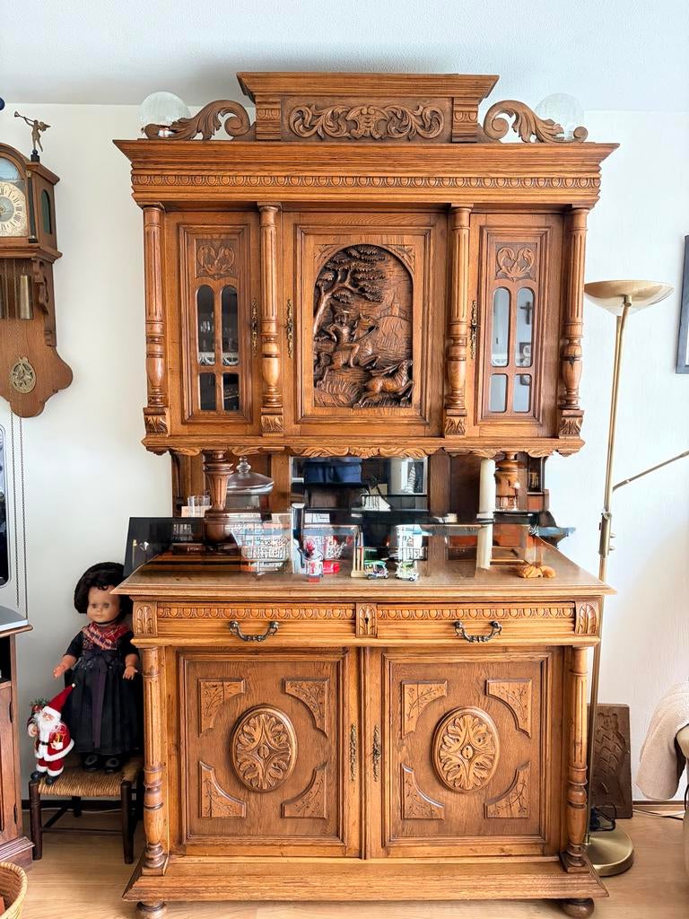 Antieke Eikenhouten Buffetkast met Snijwerk, Antiek en Kunst, Ophalen