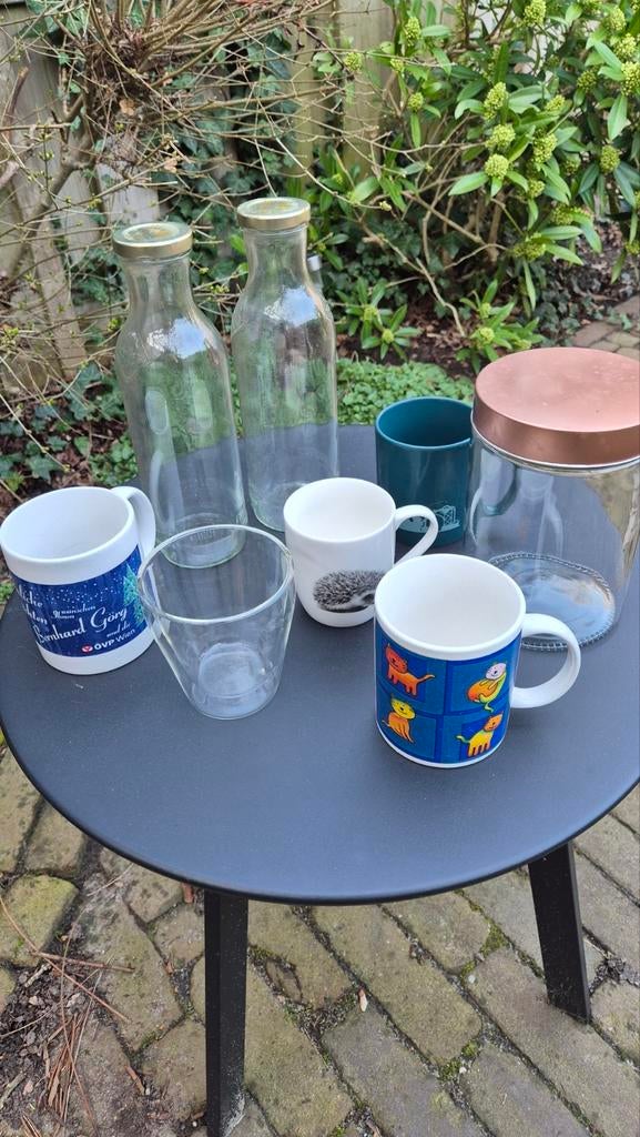 Diverse glazen flessen, potten en mokken + bestek uitzet, Ophalen, Gebruikt