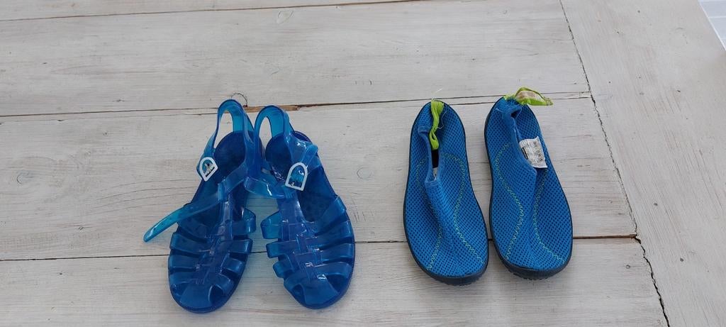 Waterschoenen maat 32 33 34 samen €2, Ophalen, Jongen of Meisje, Zwemschoenen