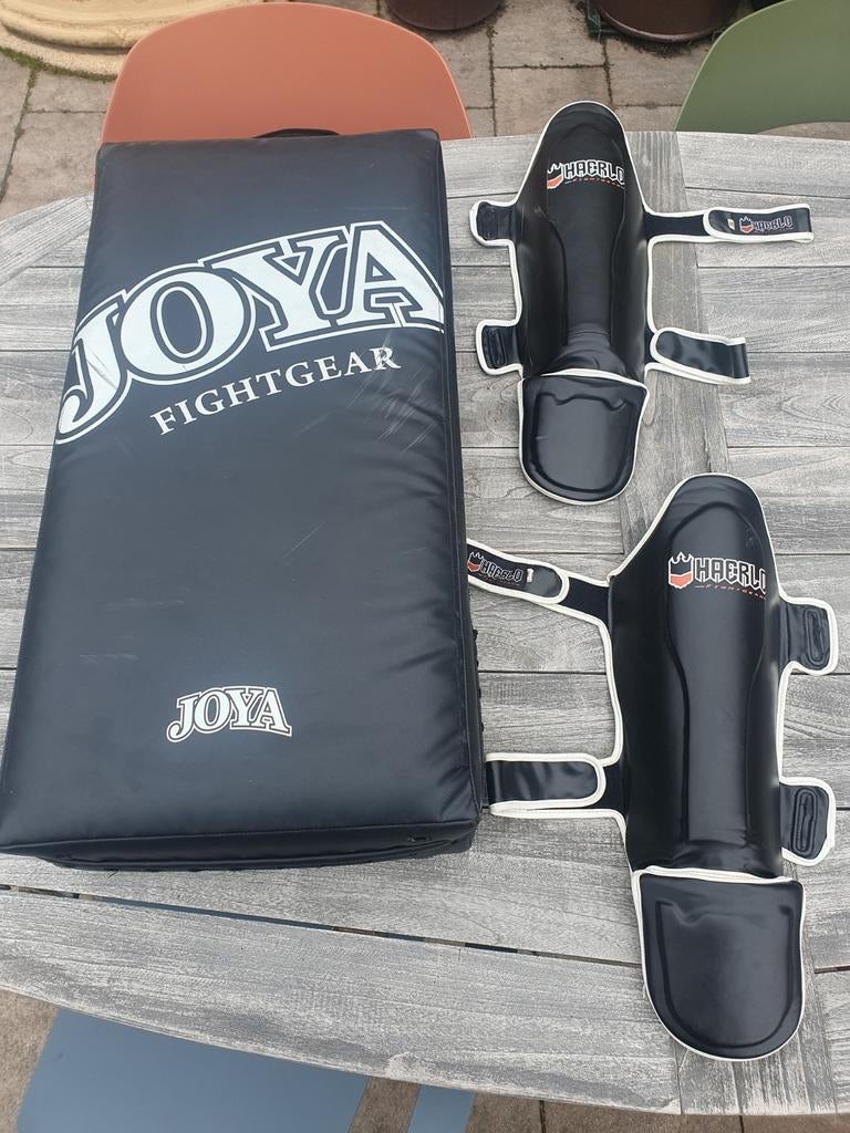 Kickboks spullen: trapkussen en scheenbeschermers, Gebruikt, Overige, Maat XS of kleiner, Vechtsportbescherming