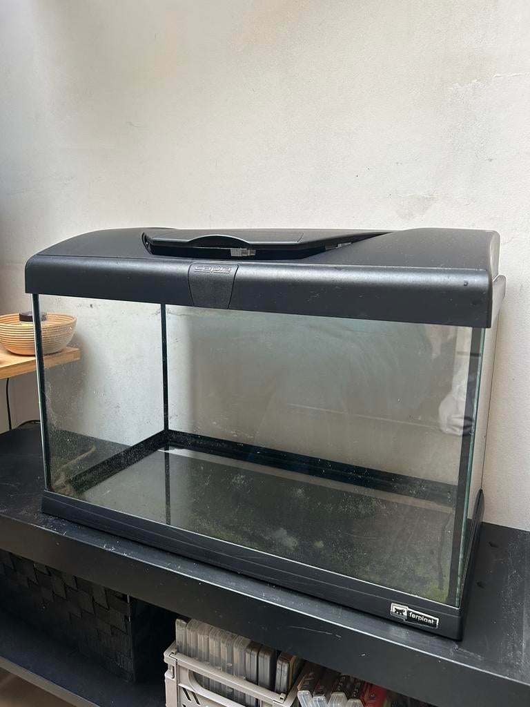 Aquarium met vele toebehoren, Dieren en Toebehoren, Vissen | Aquaria en Toebehoren, Ophalen, Gebruikt, Leeg aquarium